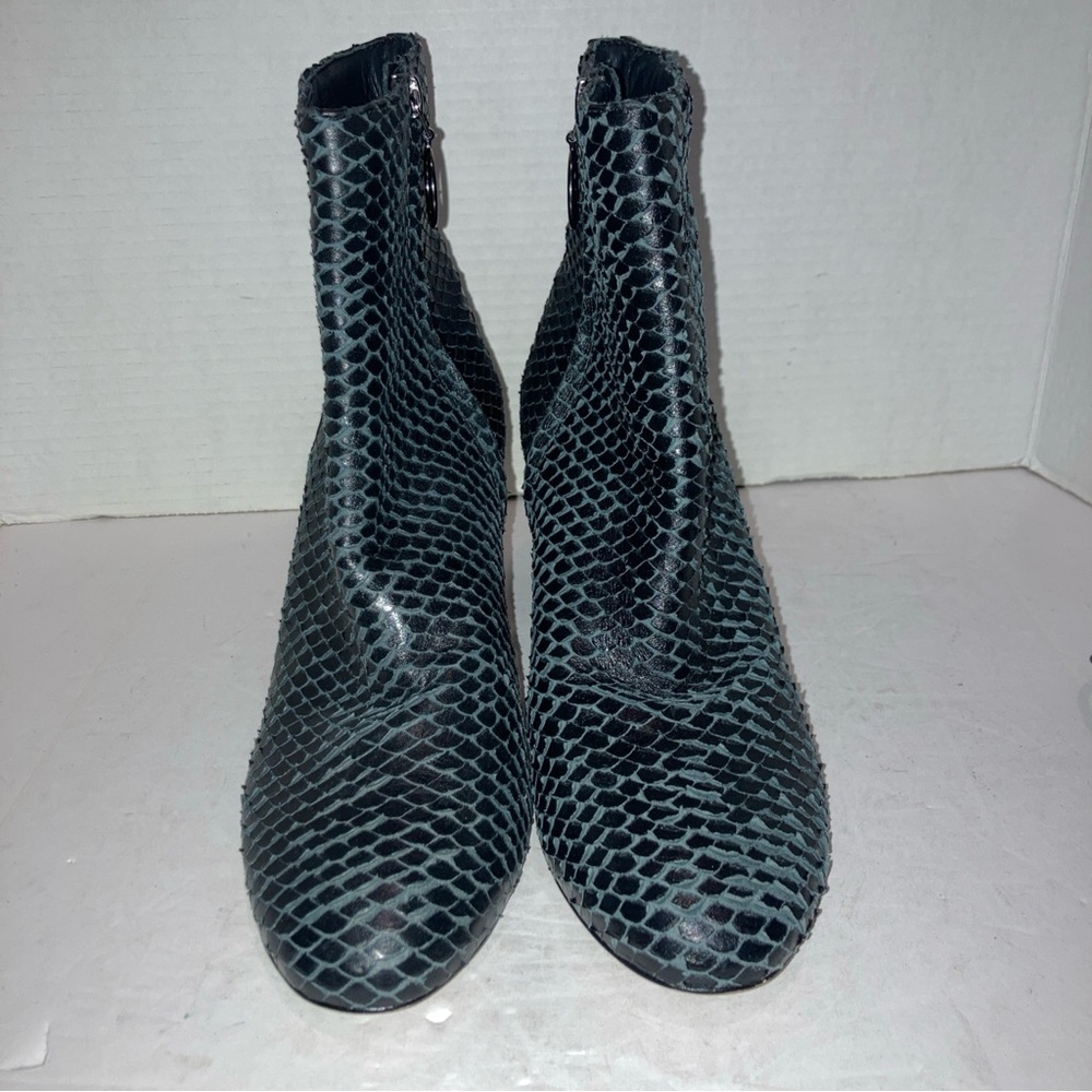 Able Women's Ankle Boots Snakeskin Black Leather Zipper Closer Size 8 1/2 M